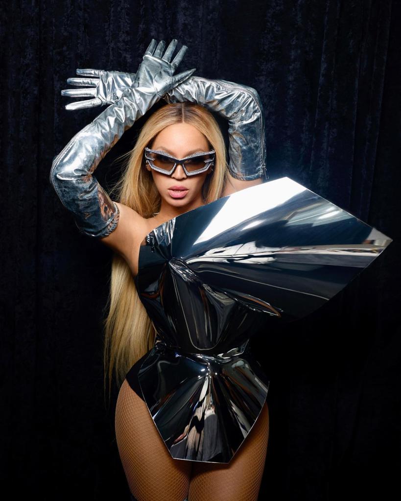 Beyoncé shows off her own silver outfits after dictating dress code that  had fans scrambling