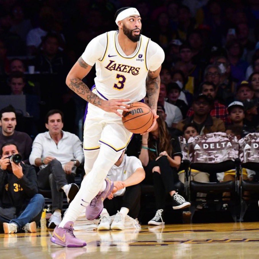 Lakers Lead on X: "ANTHONY DAVIS TONIGHT ️ 39 minutes ️ 22 points ️ 10  rebounds ️ 3 steals ️ 1 block ️ 10/15 FG AD IS A TOP 8 PLAYER IN THE  LEAGUE https://t.co/u6eeTi16rD" / X