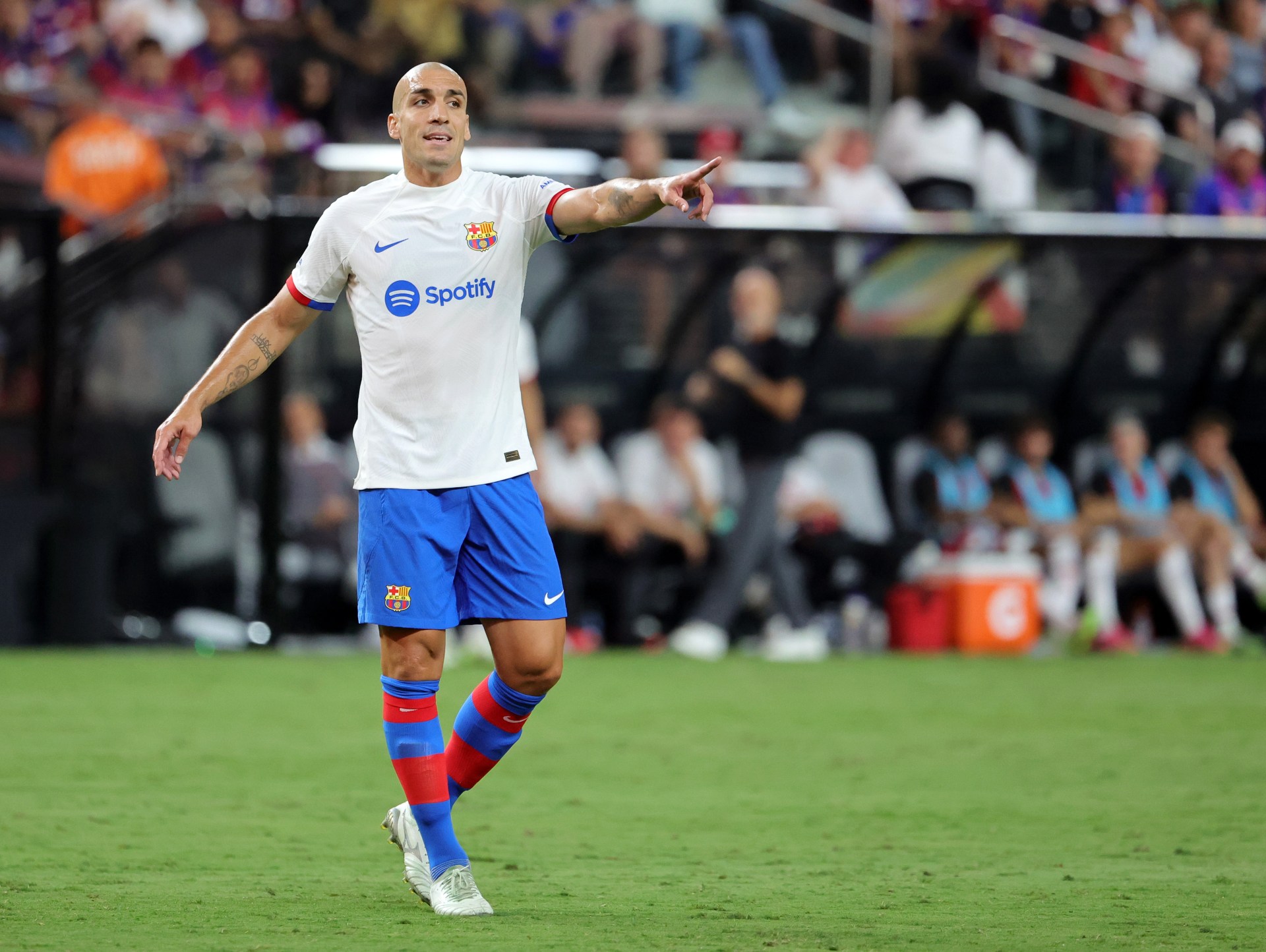 Barcelona's Oriol Romeu has interest from Jose Mourinho's Roma