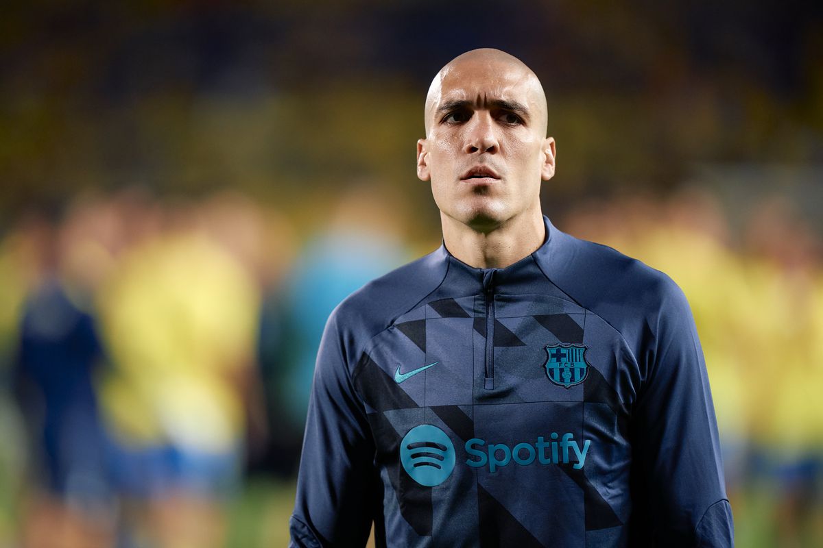 Barcelona's Oriol Romeu has interest from Jose Mourinho's Roma