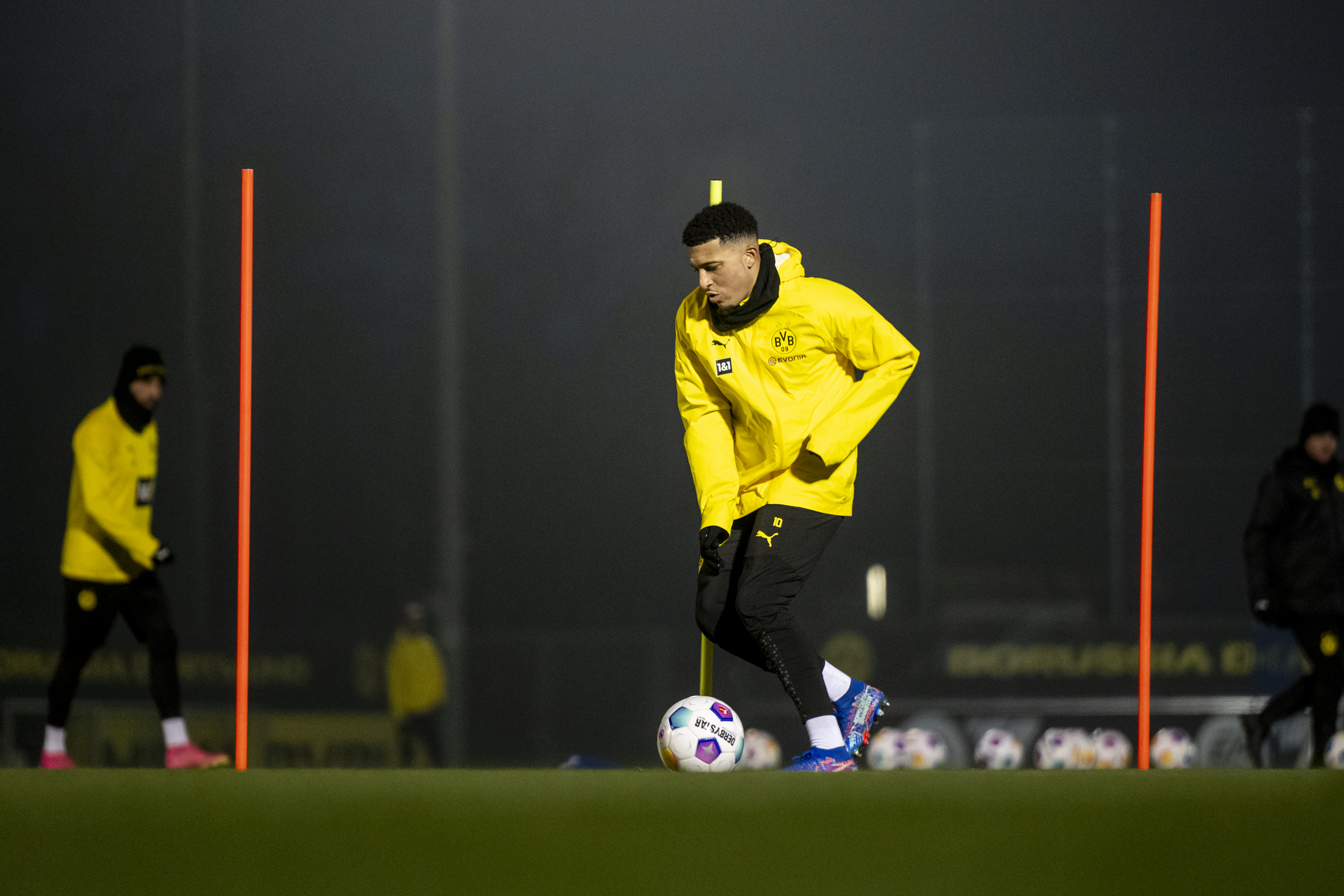 Jadon Sancho đã bắt đầu tập luyện cùng Borussia Dortmund