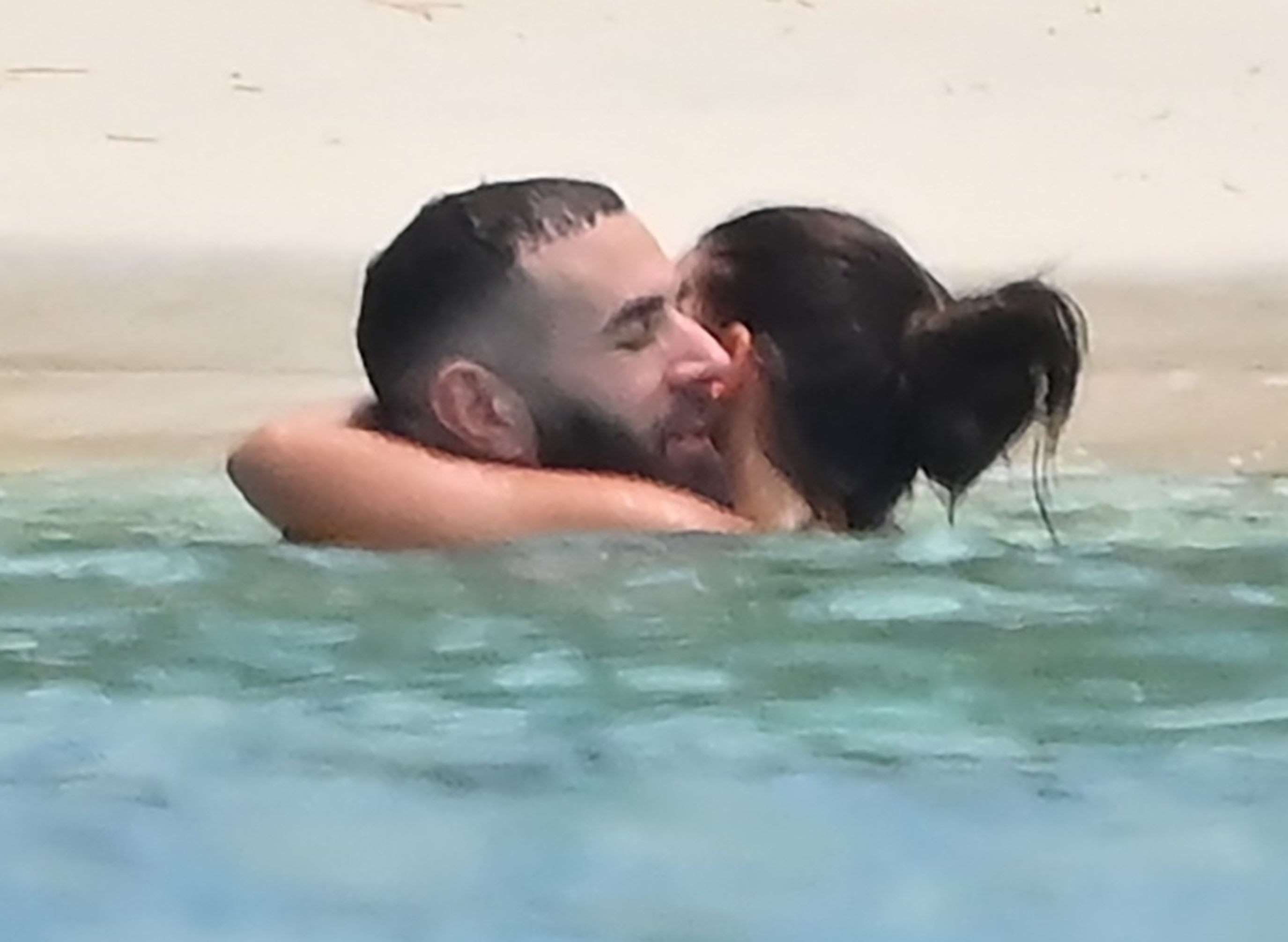 Benzema and Chloe got close in the sea