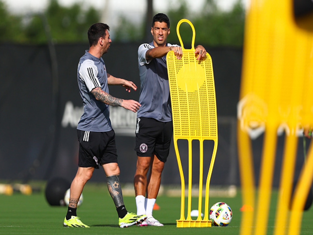 Lionel Messi Luis Suarez Train Together First Time Since 2020 WATCH