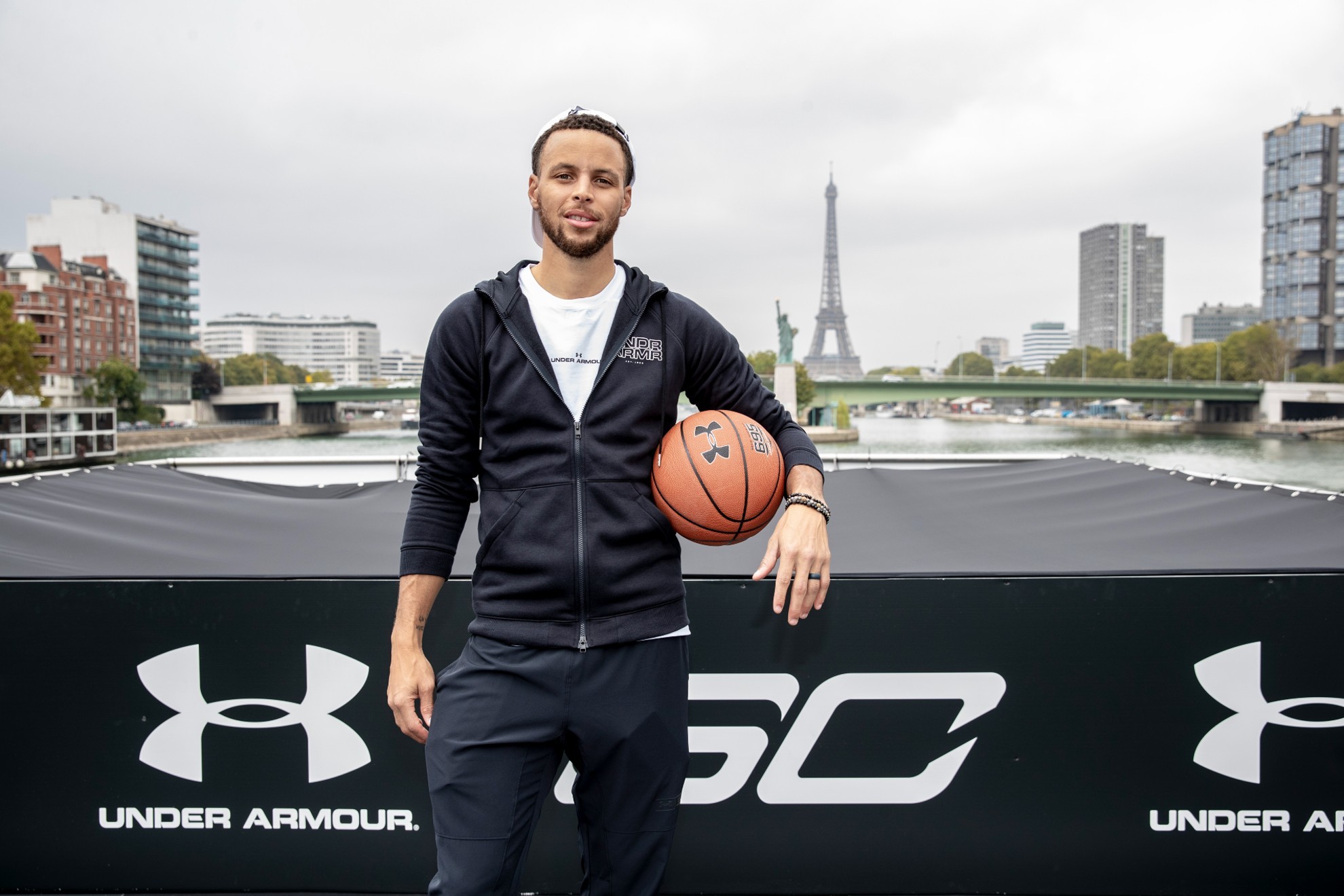 Stephen Curry could make up to one billion dollars from new Under Armour  deal | Marca