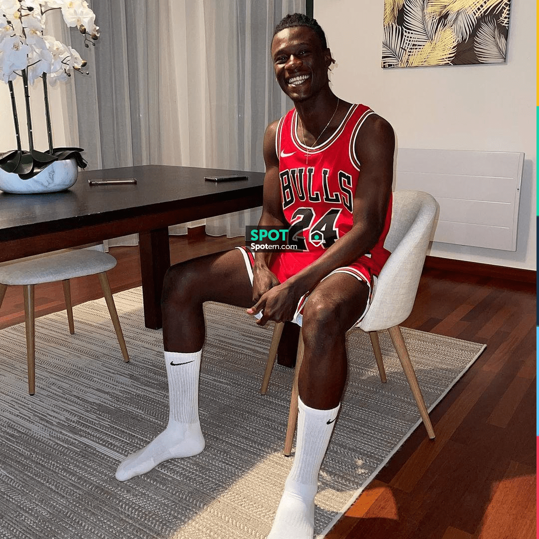 The Nike jersey of the Chicago Bulls worn by Eduardo Camavinga on his account Instagram @camavinga | Spotern