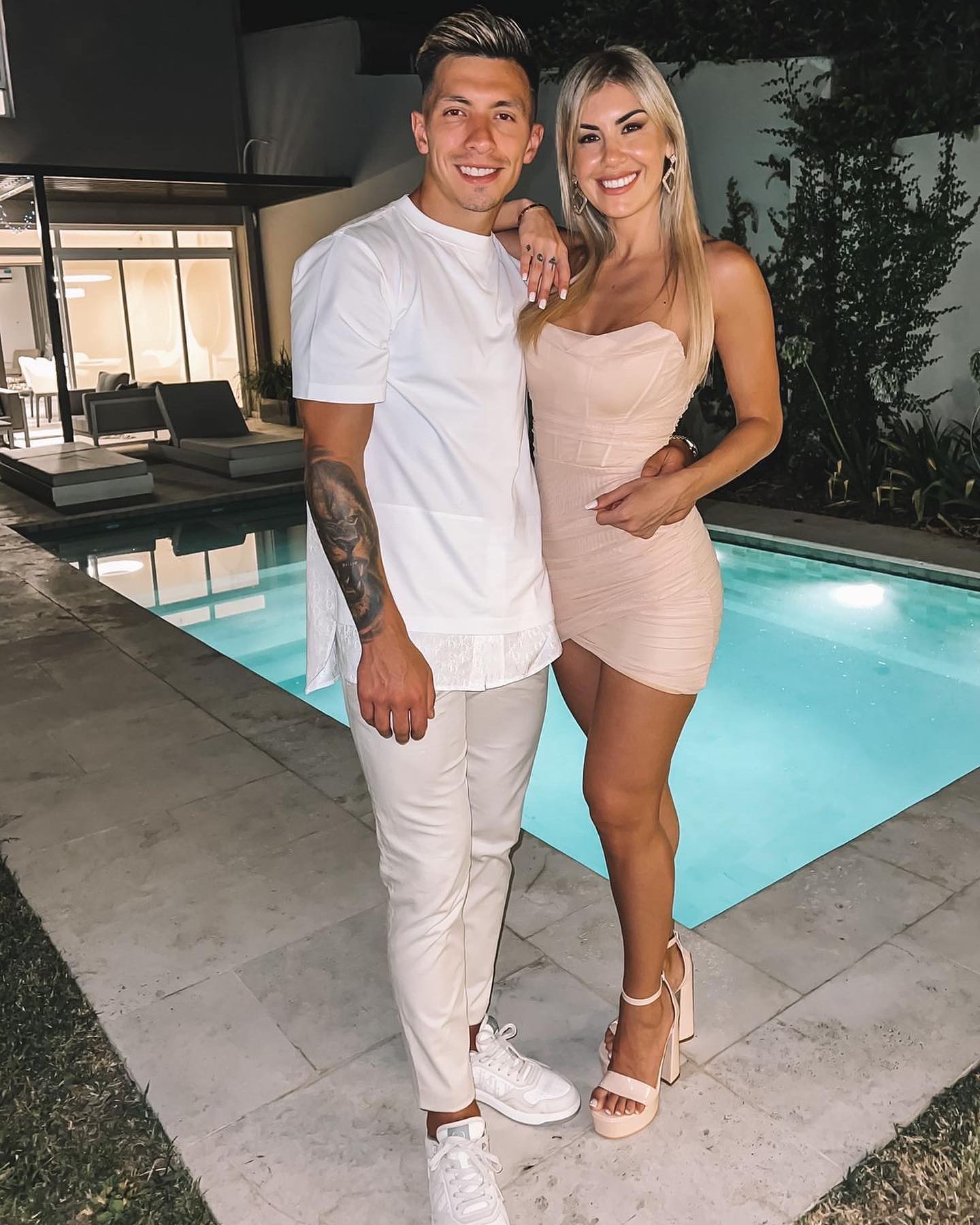 Man United star Lisandro Martinez's girlfriend Muri López Benítez wows in  swimsuit after his £55million move from Ajax | The Irish Sun