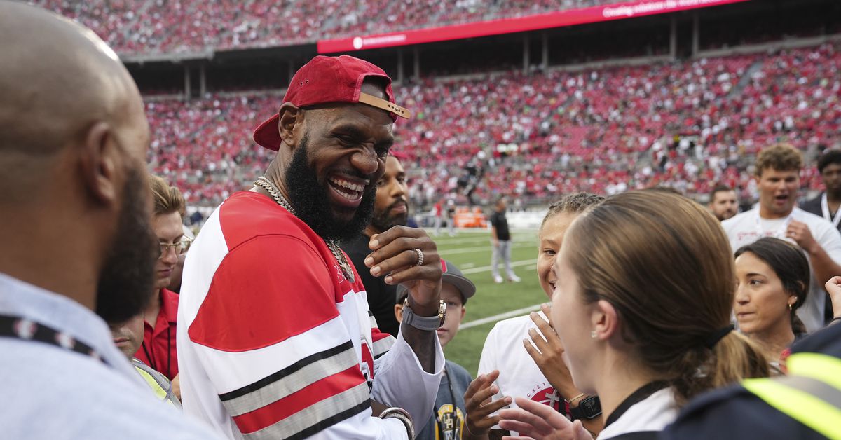 Notre Dame vs. Ohio State, Week 1: LeBron James, Bronny, Joe Burrow among  fans at matchup - DraftKings Network