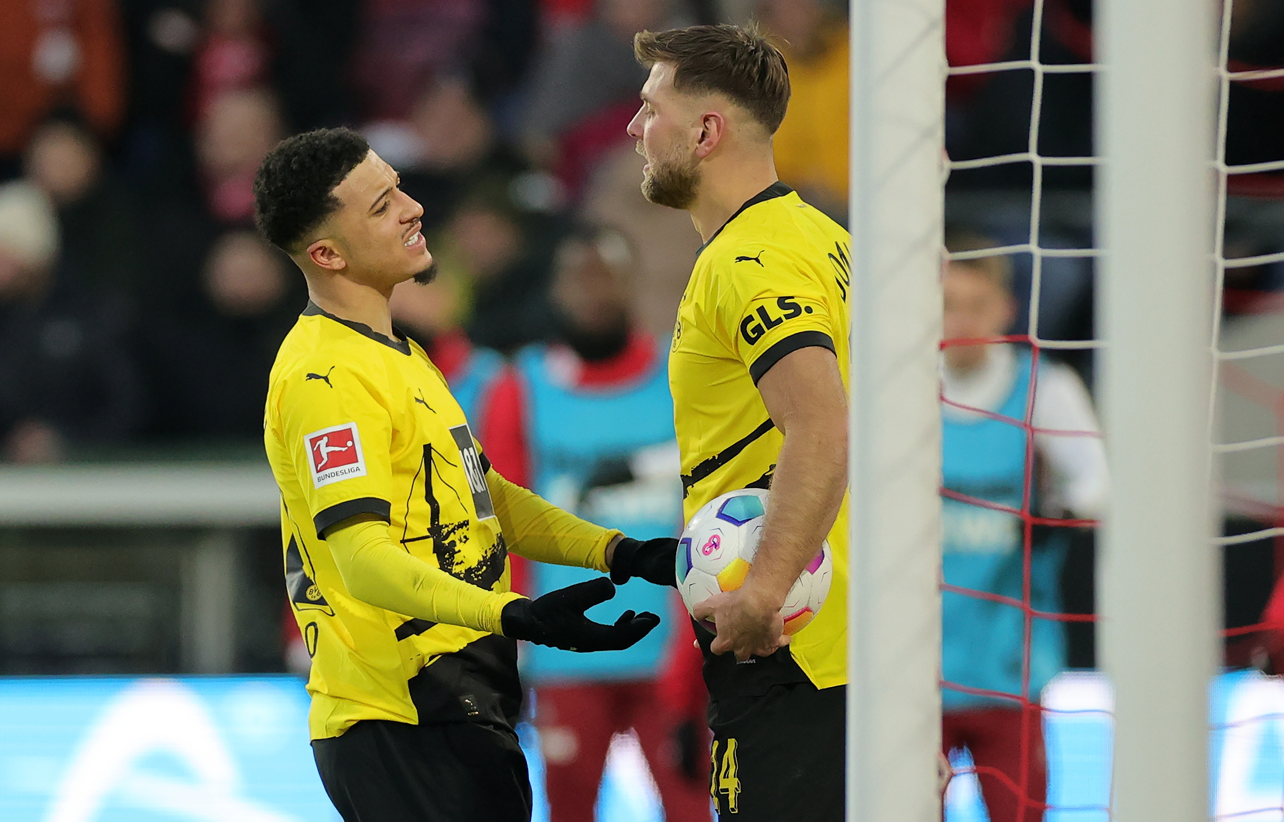 Sancho tried to take the penalty off Niclas Fullkrug