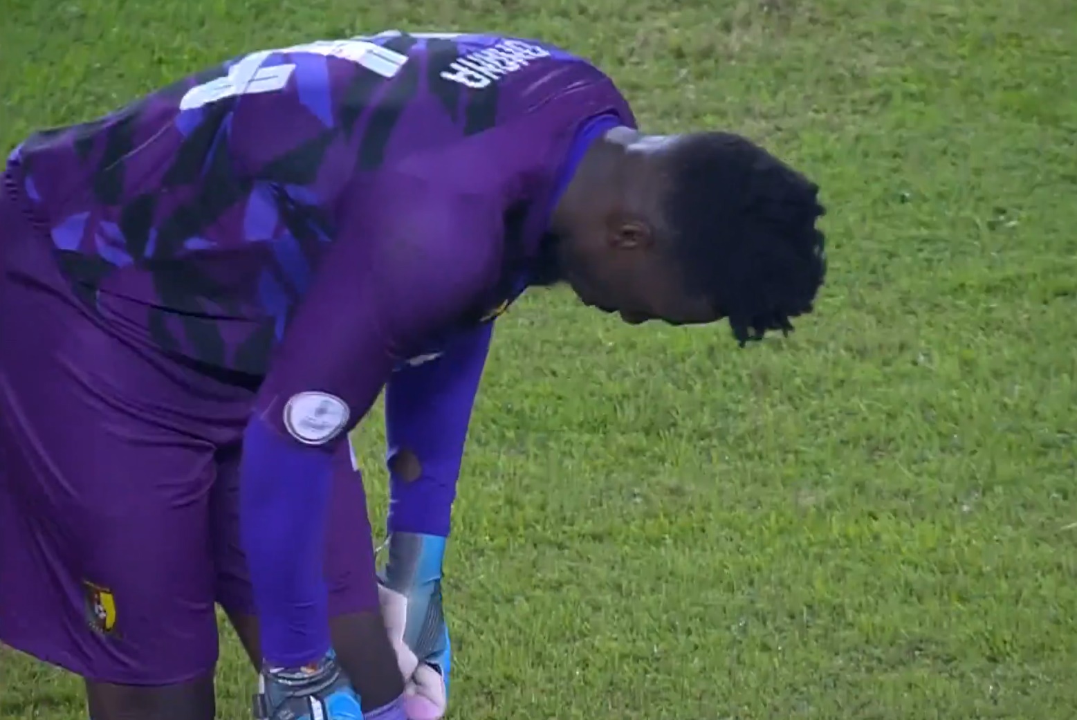 Video) Onana endures another horror show as Mane piles on the misery