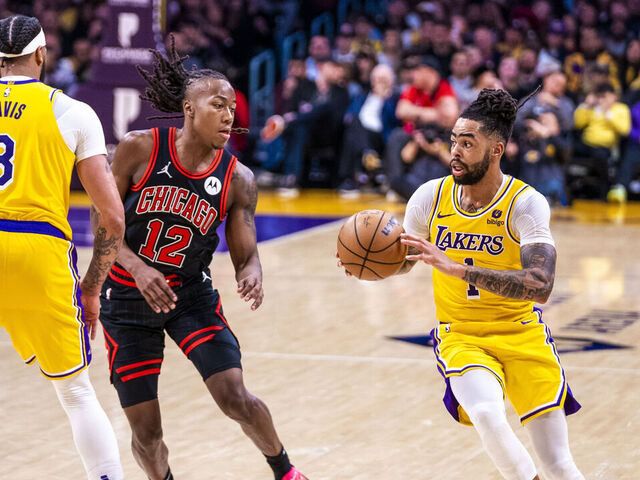 LeBron, Russell lead Lakers' impressive shooting in win over Bulls | theScore.com