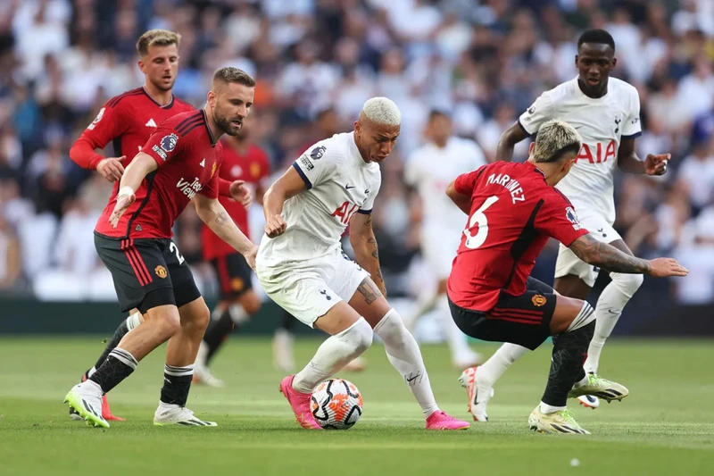 Manchester United và Tottenham trước trận đại chiến