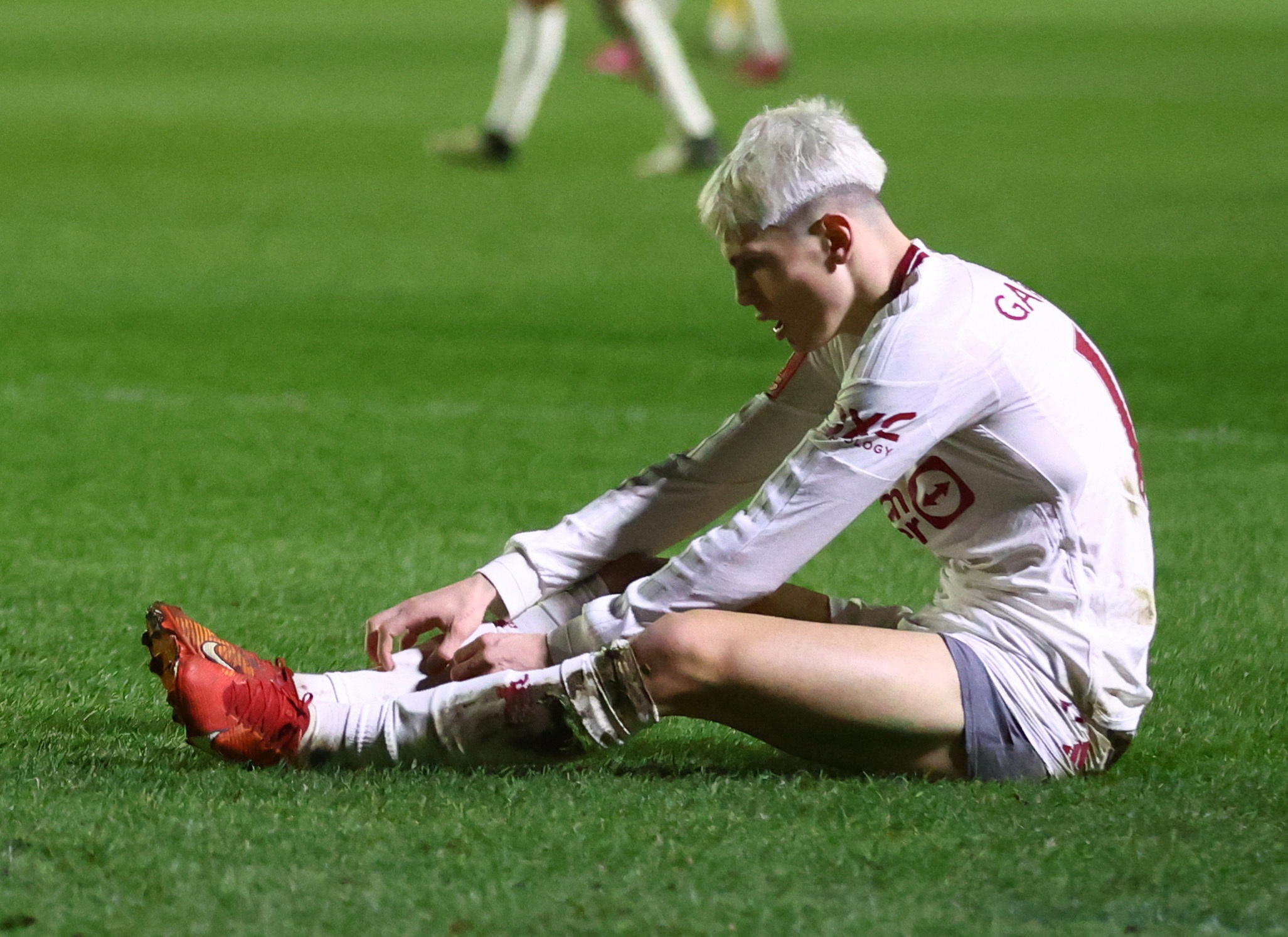 The striker was not pleased that Garnacho failed to pass him the ball