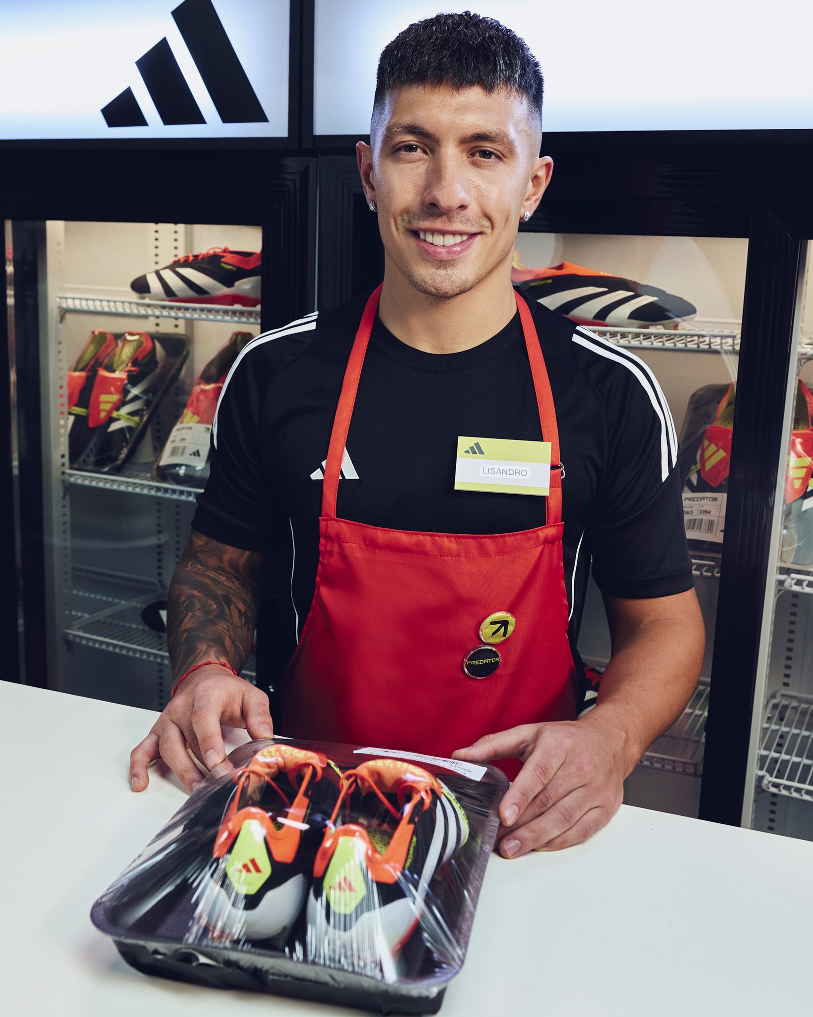 The United Stand on X: "Lisandro Martinez serving up some fresh Adidas  Predator 24's   @adidasUK https://t.co/tq1j8dMTdQ" / X