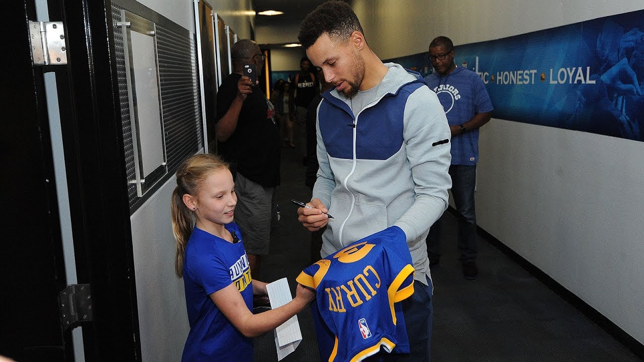 Curry Meets 9-Year-Old Fan - YouTube