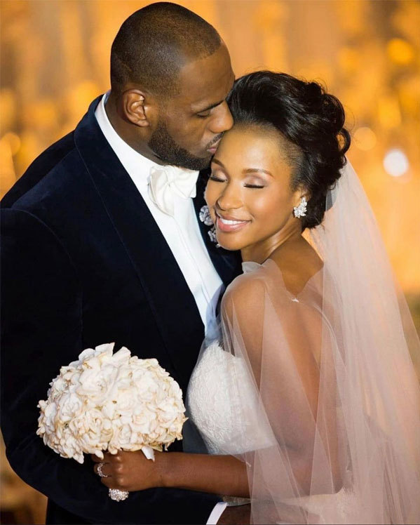 The basketball legend and his wife celebrated 18 years of marriage on September 14, 2021.  Photo: Instagram KingJames