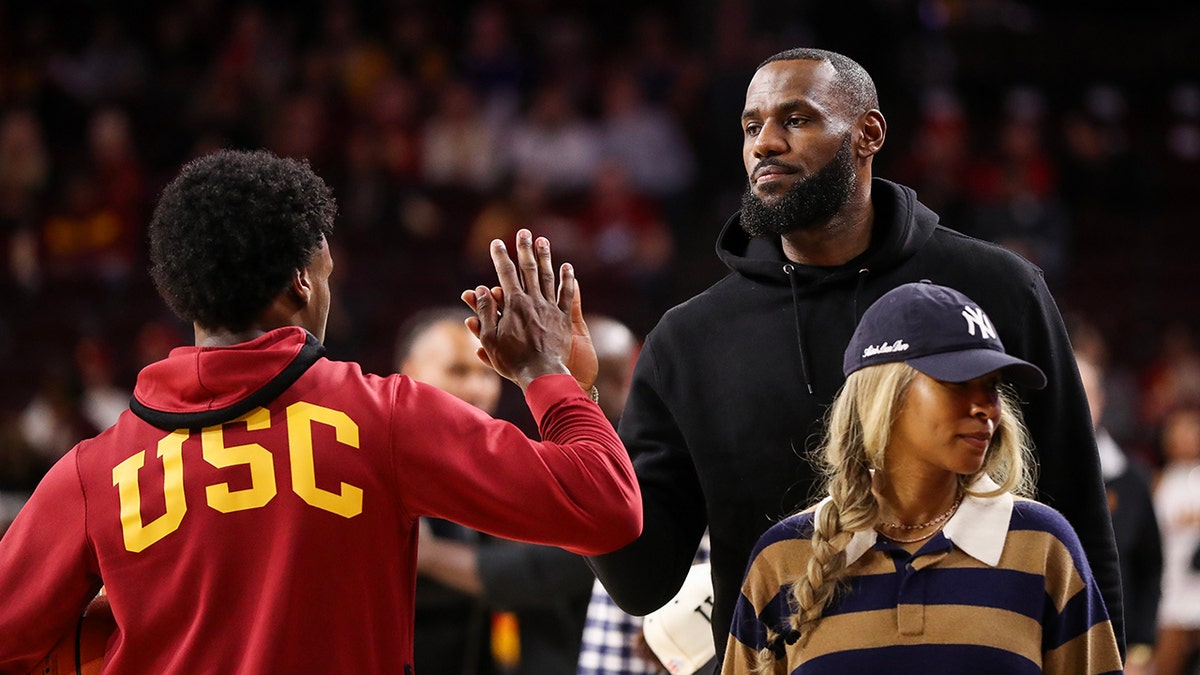 Lakers willing to draft Bronny James to keep LeBron James in Los Angeles next season: report | Fox News