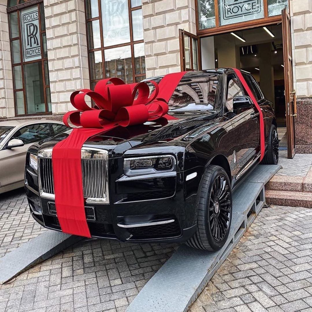 Luxury Rolls Royce with Red Bow - Perfect Birthday Gift