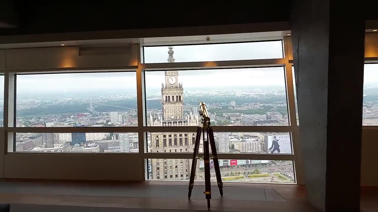  The flat boasts incredible views of the city of Warsaw