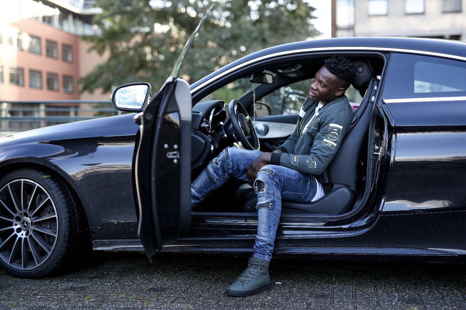 Andre Onana on X: "Relax the day before a game #carlovers  https://t.co/SR2FtvzCTP" / X