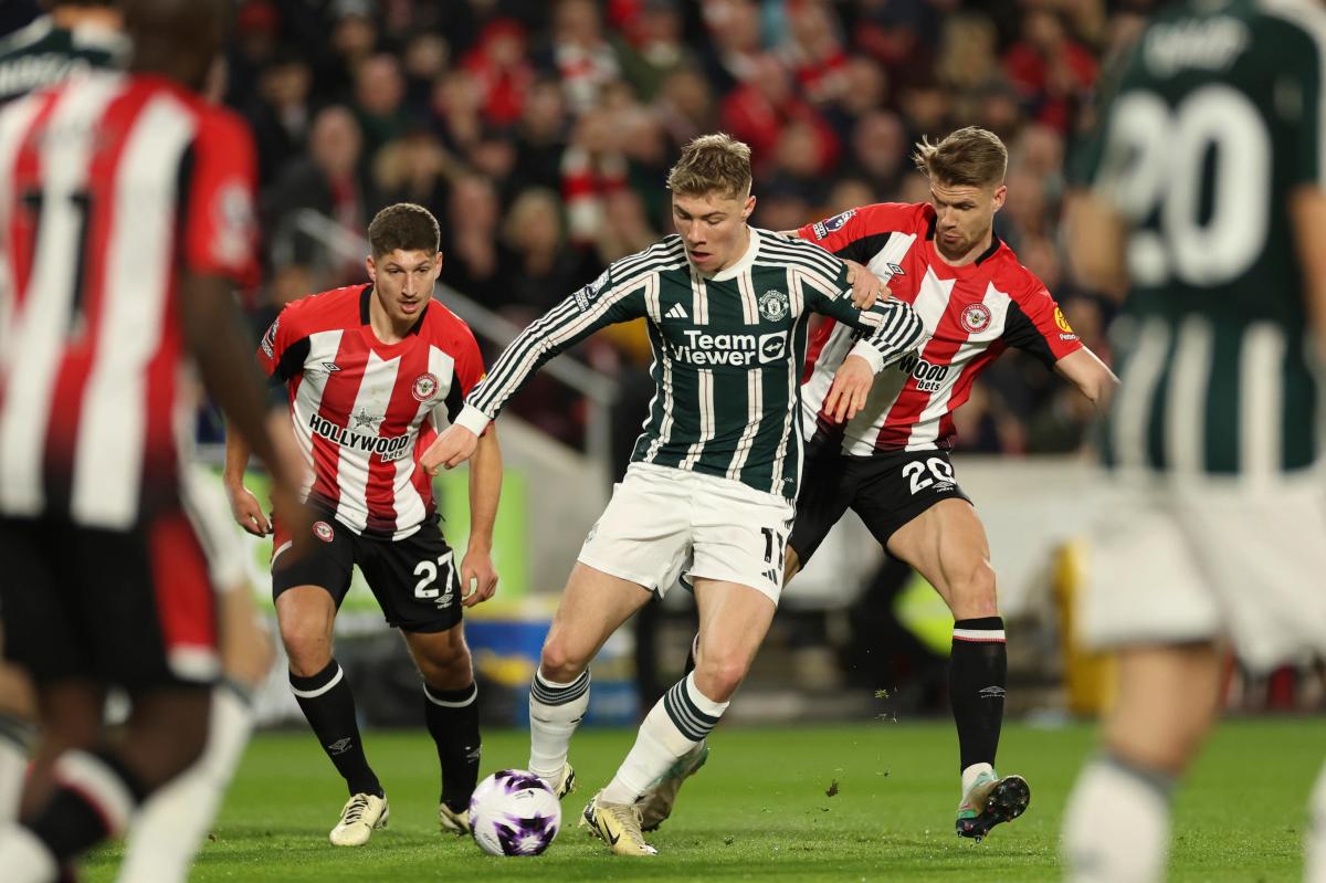 Brentford vs Manchester United LIVE: Latest Premier League result and goal  updates as Ivan Toney hits the post – News Online