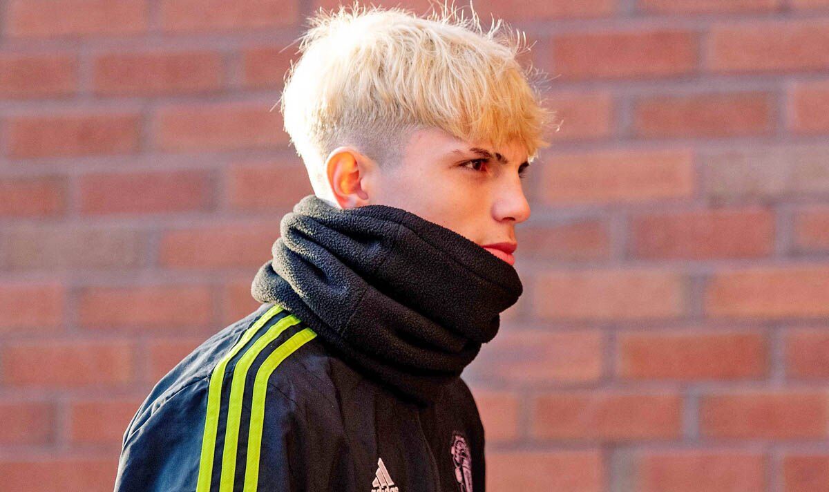 Man Utd star Alejandro Garnacho shows off wild new haircut ahead of Barcelona clash | Football | Sport | Express.co.uk