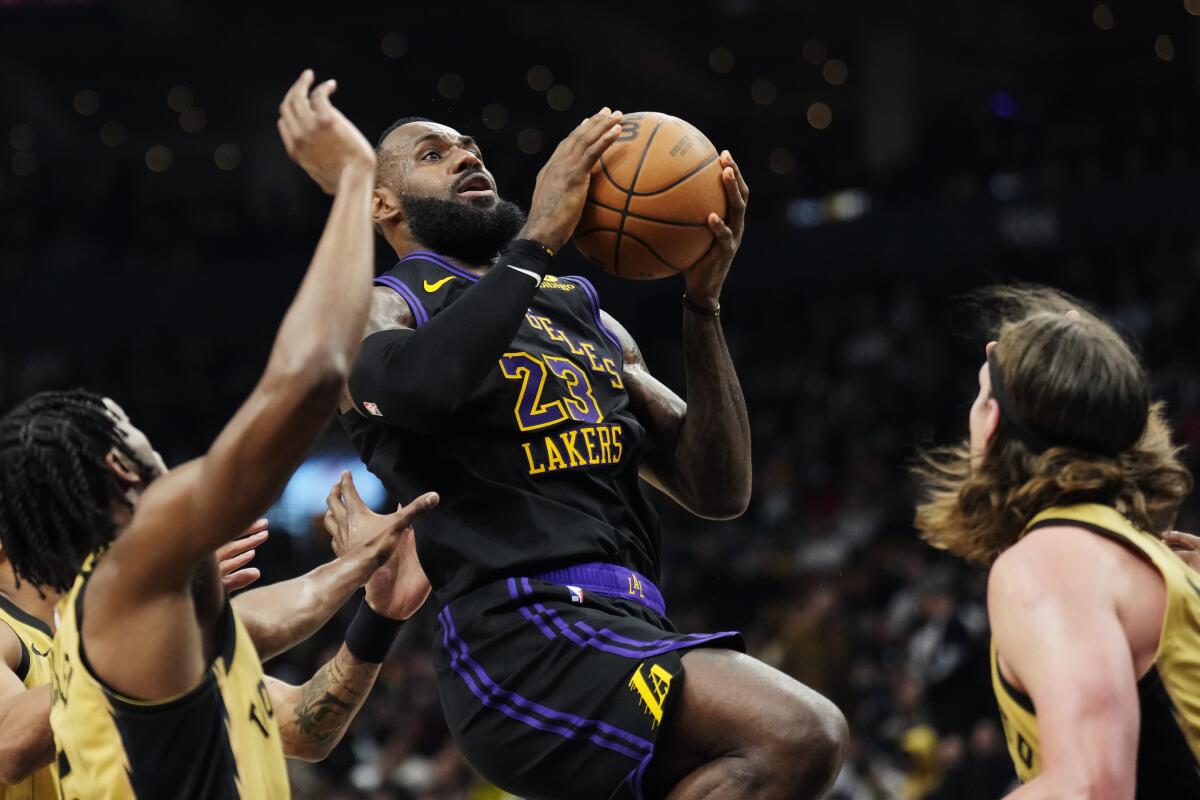 LeBron James scores 23 points as Lakers win for 7th time in 8, beat slumping Raptors 128-111 - The San Diego Union-Tribune