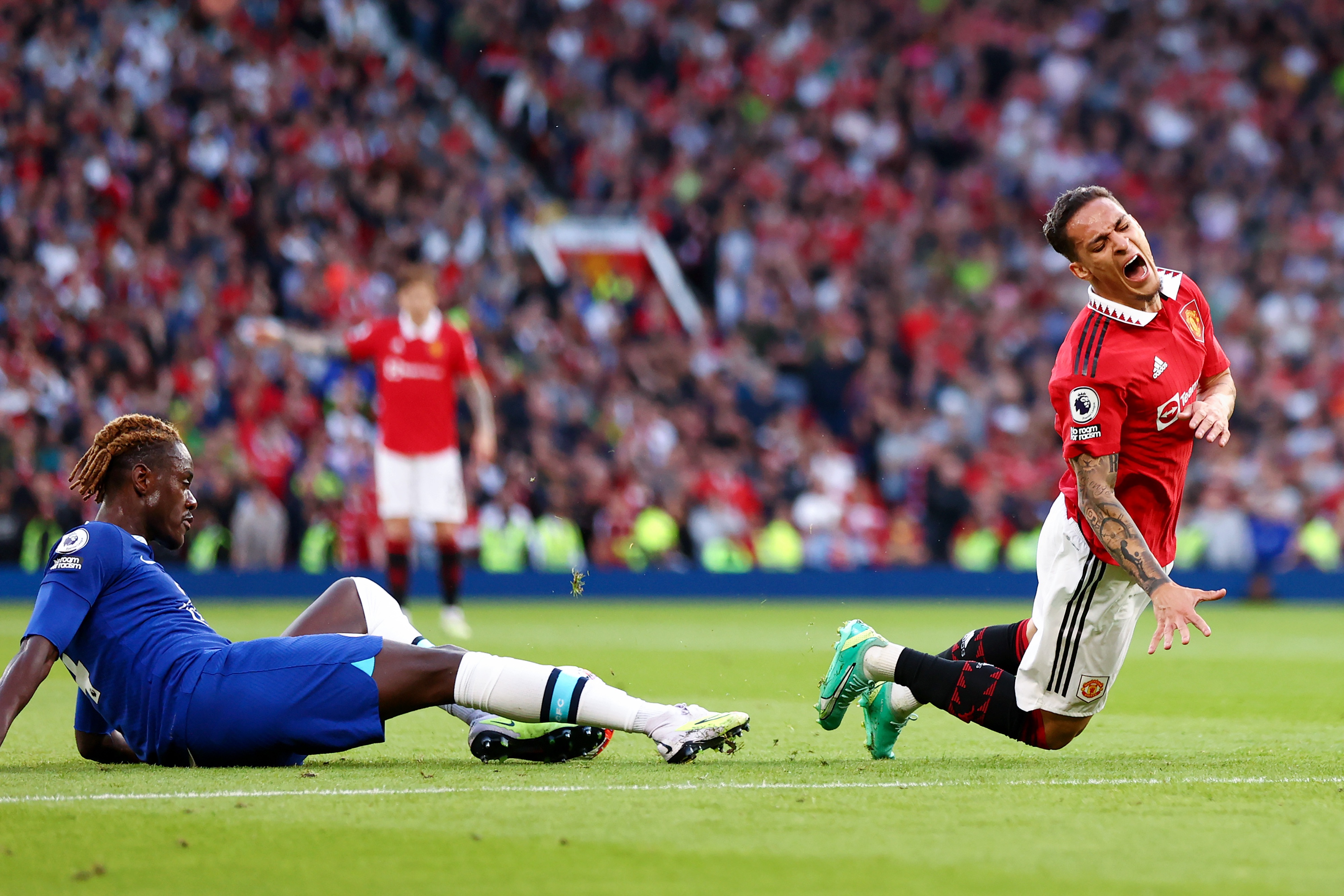 Man United news: Antony is stretchered off against Chelsea