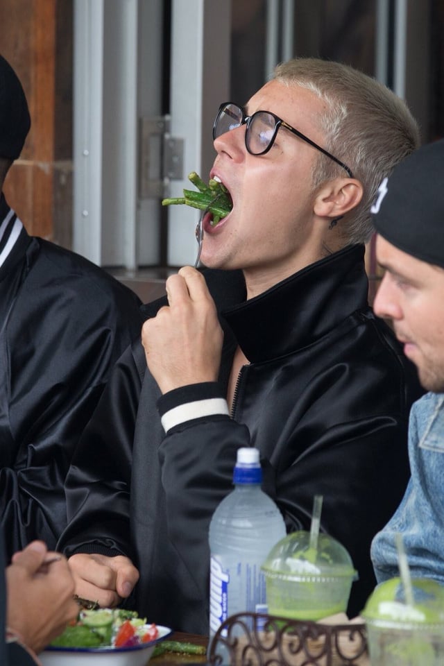 PsBattle: Justin Bieber eating some vegetables : r/photoshopbattles