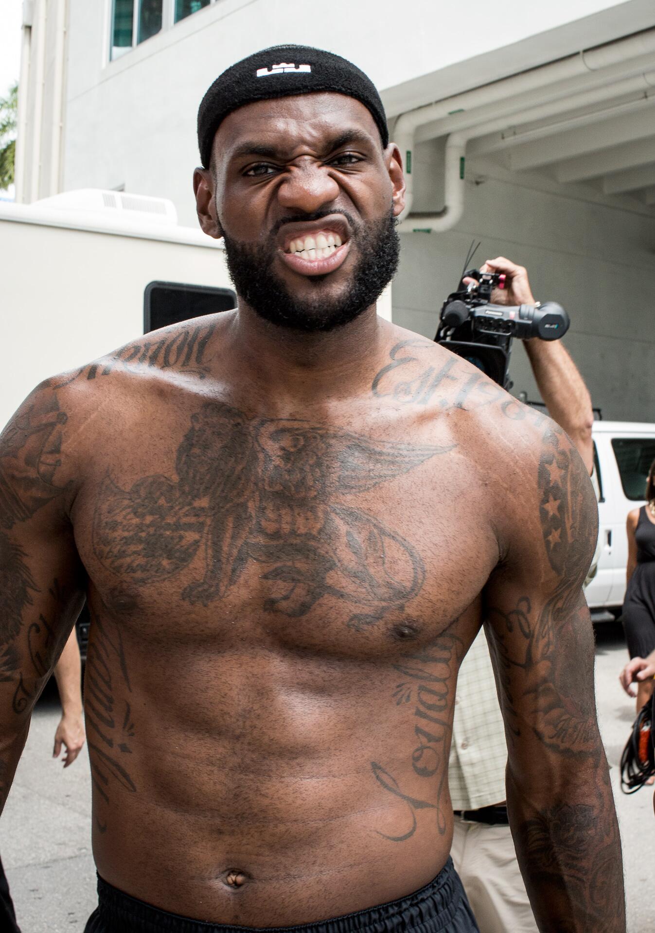 Simply Politics & News : Lebron James has a giant tattoo on his c...