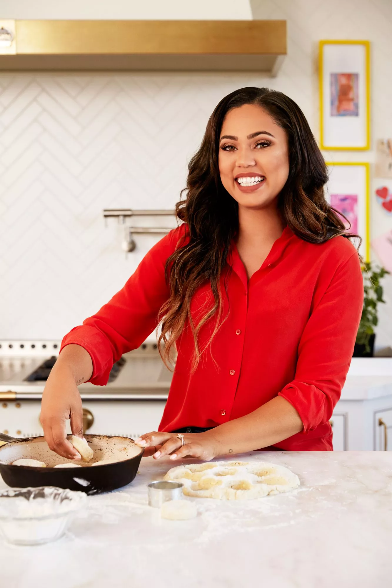 F:PHOTOMediaFactory ActionsTakes DropBox45911#marsalisPeopleMagazine_AyeshaCurry_Kitchen01_00304-v3.jpg