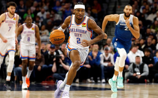 Oklahoma City Thunder áp sát ngôi đầu bảng miền Tây NBA | VTV.VN