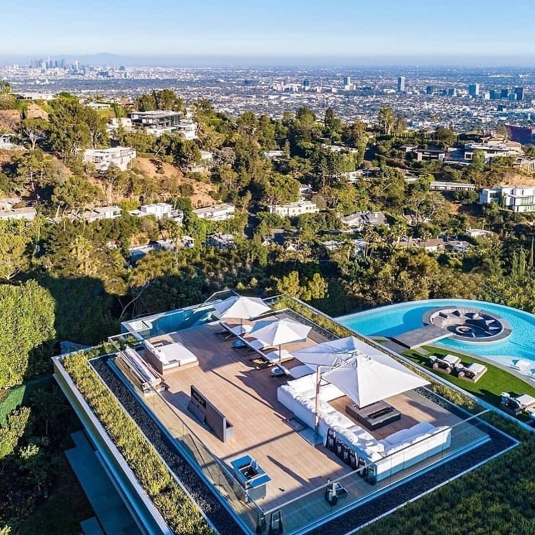  Nestled in the Hollywood Hills, the property offers space and privacy... and a roof deck