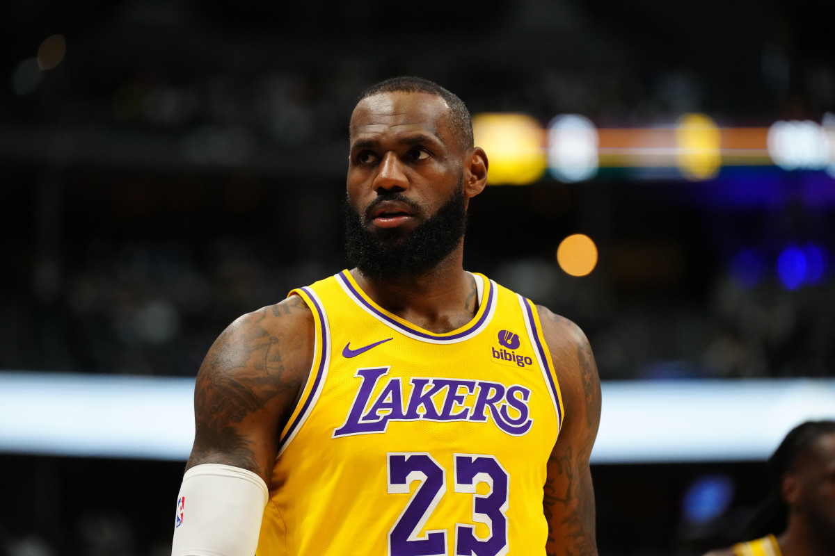 LeBron James Slams Referees For Overturning A Clear Foul On D'Angelo Russell: "What The F*** Do We Have A Replay Center For?"