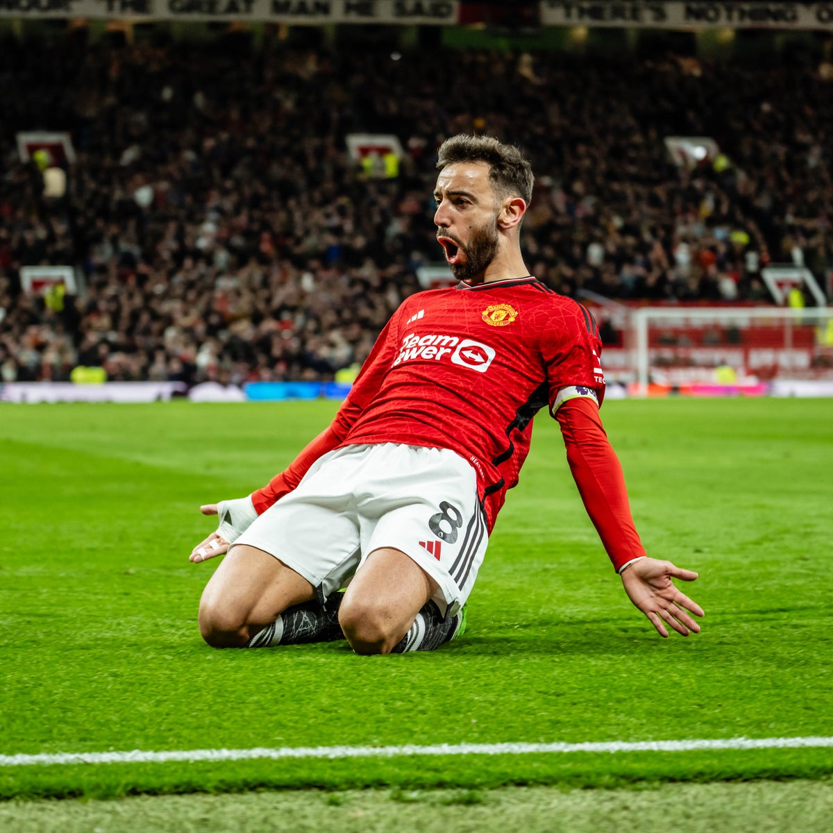 Manchester United 4-2 Sheffield United: Bruno Fernandes magic offers fresh  Europa League hope | Evening Standard