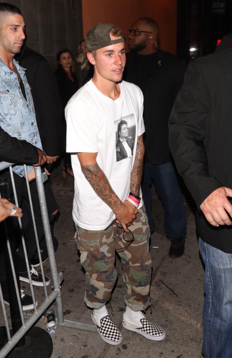  Justin Bieber looked rather uncomfortable as he left the club