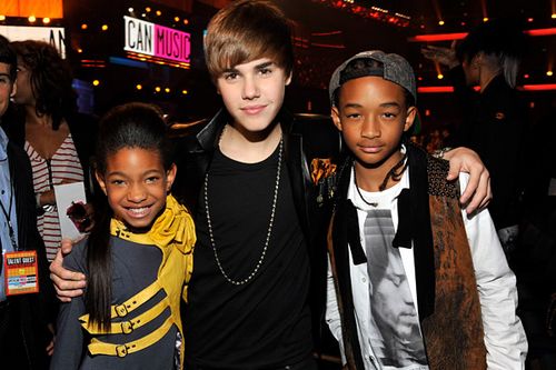 Con gái 10 tuổi của Will Smith “kề vai sát cánh” cùng Justin Bieber