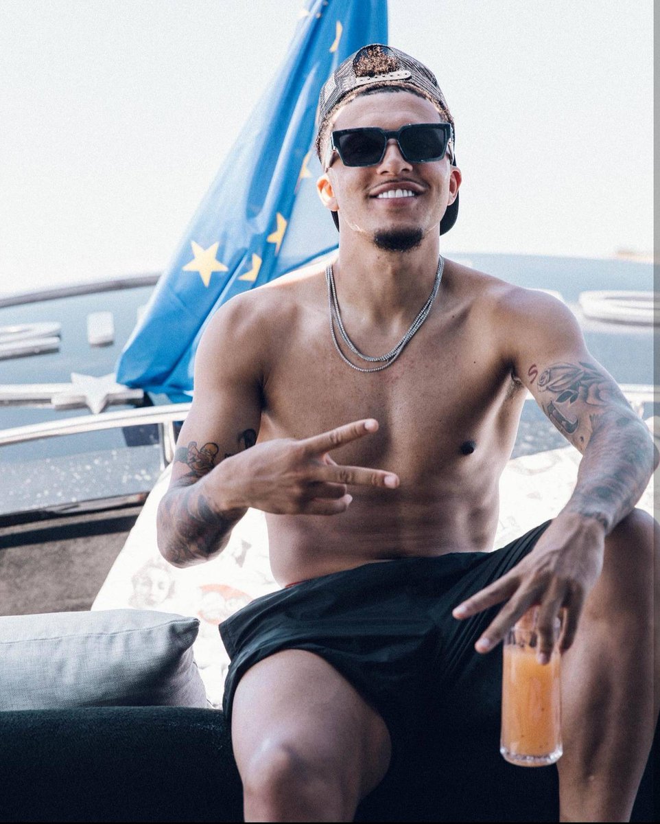 X 上的Fit Males：「Jadon Sancho #hotfootballers #shirtless #British #English  #England #BVB #Dortmund #Borussia #borussiadortmund  https://t.co/FPHpC0Yp2u」 / X