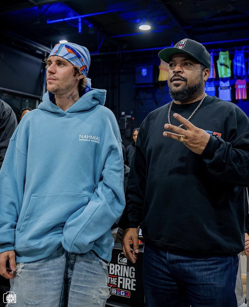 Justin Bieber Crew on X: "Photos of Justin Bieber and Ice Cube spotted out  in California last night. (December 19)" / X