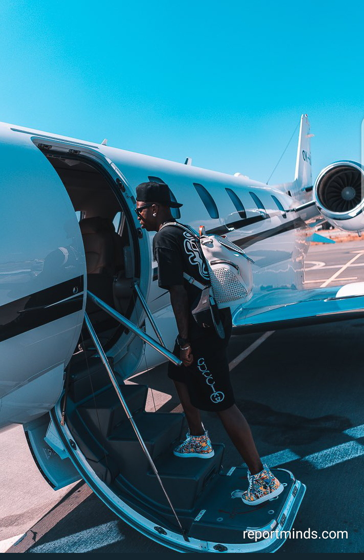 Real Madrid star, Vinicius fly private jet for his holiday - Report Minds