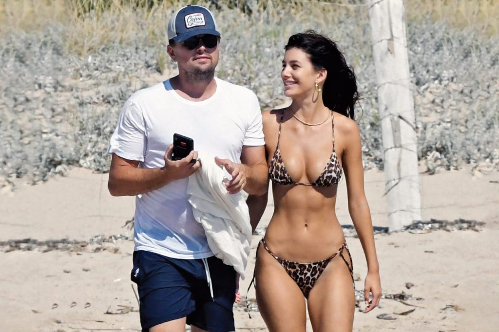 Leo DiCaprio y Camila Morrone, juntos en la playa – Nicho