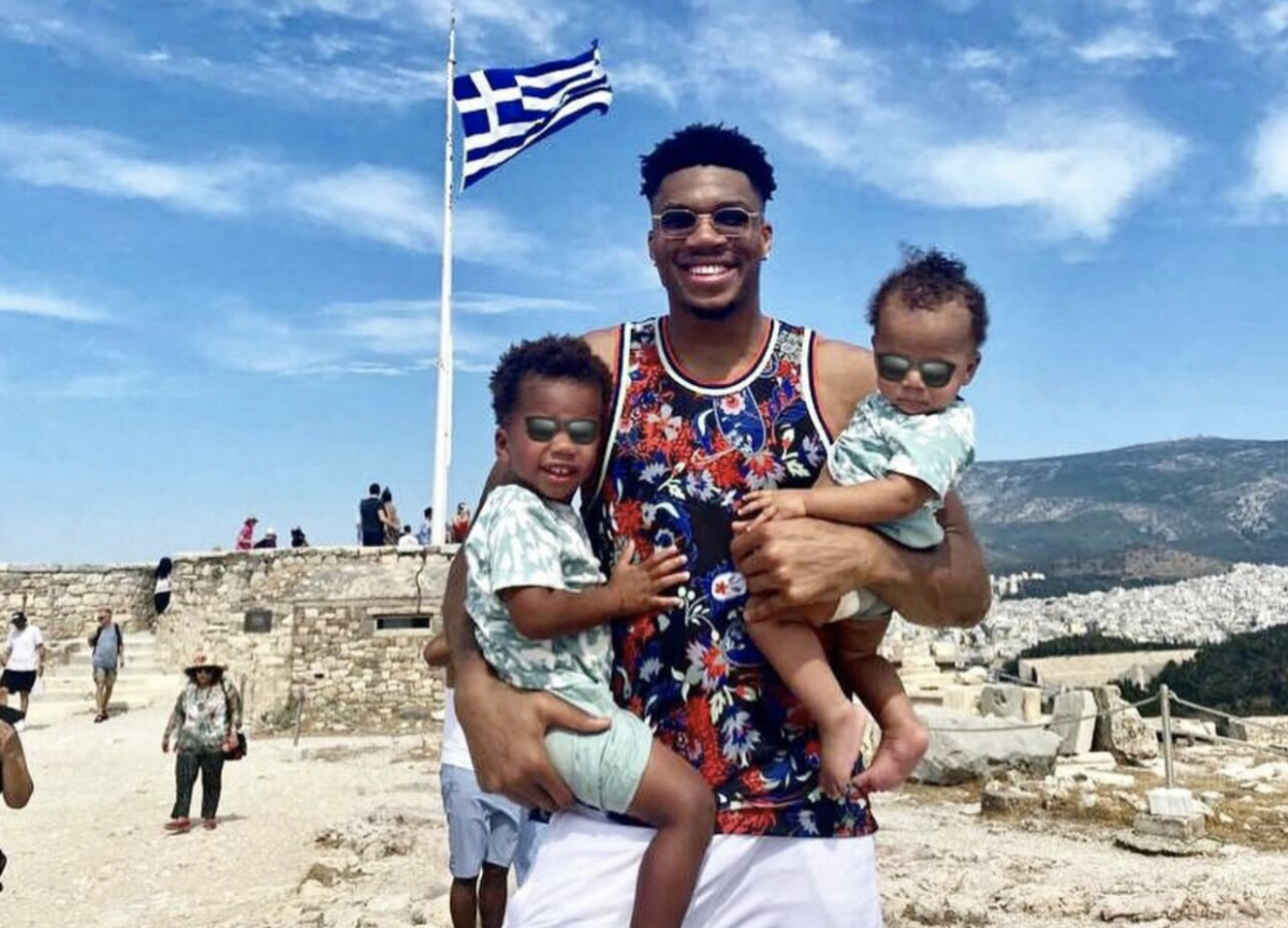 Giannis Antetokounmpo Shows Off His Sons In Epic Vacation Photo - Fadeaway  World