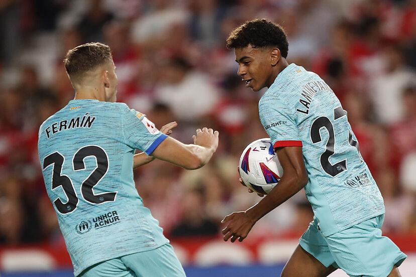 Granada 2-2 Barcelona: Lamine Yamal's record-breaking goal helps Barcelona  rescue draw at Granada - LaLiga EA Sports