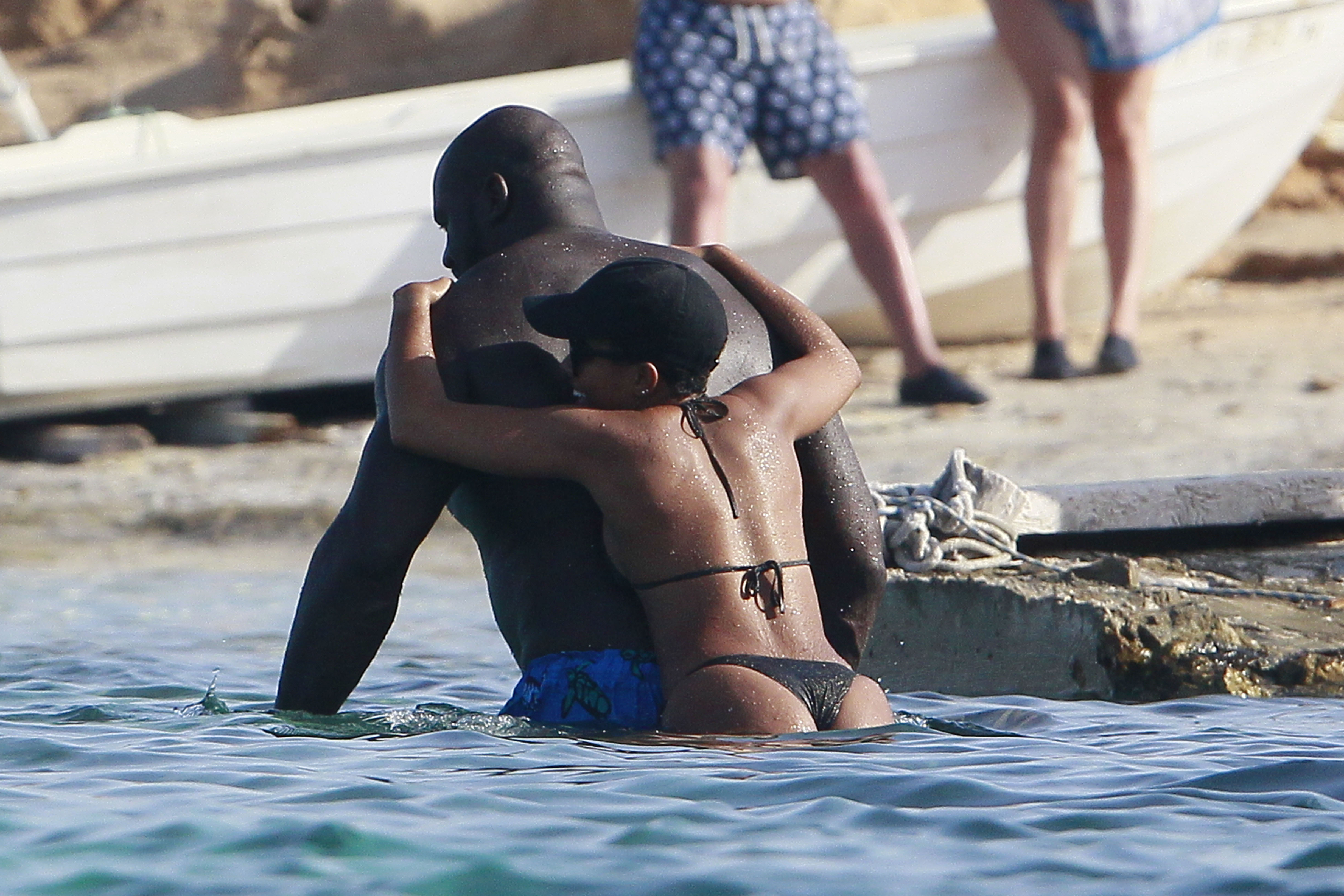 Page 5 of 7 - Shaq The Mack: Shaquille O'Neal Spotted Swimming With A Sweet  Thang In Spain - Bossip