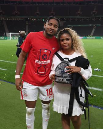 Football, Christopher Nkunku and girlfriend A | IMAGO