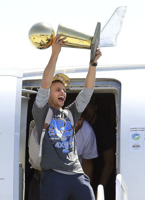 Stephen Curry spent more than $4 million to buy a plane to fly his daughter around the world