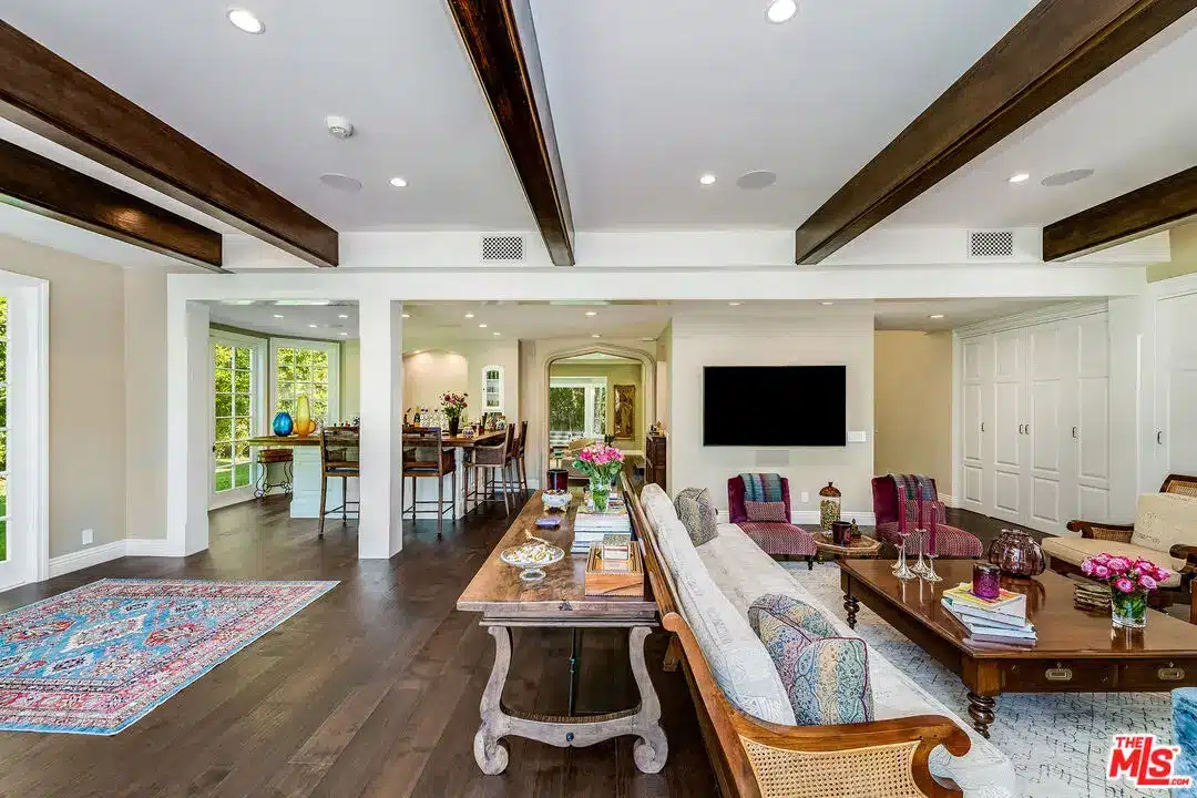 Inside Magic Johnson $11.5 million mansion, with photos