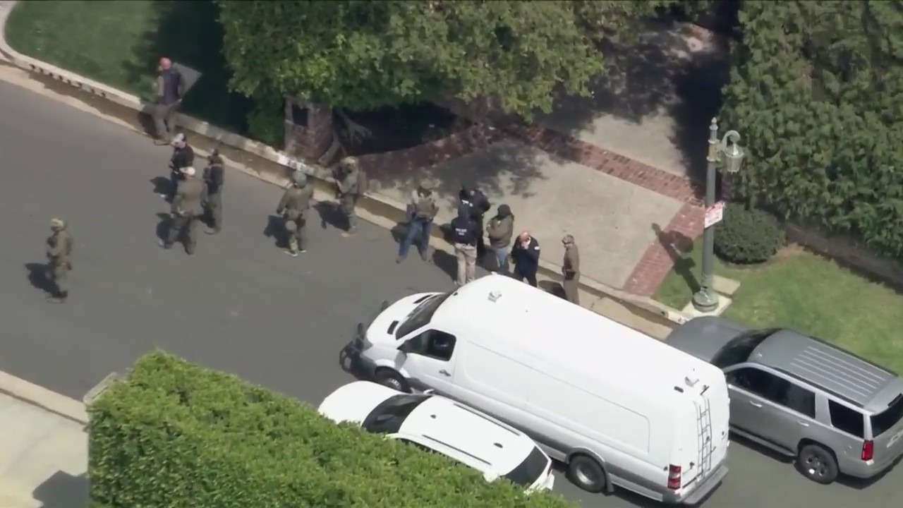 Homeland Security agents raid L.A. mansion associated with Sean 'Diddy'  Combs