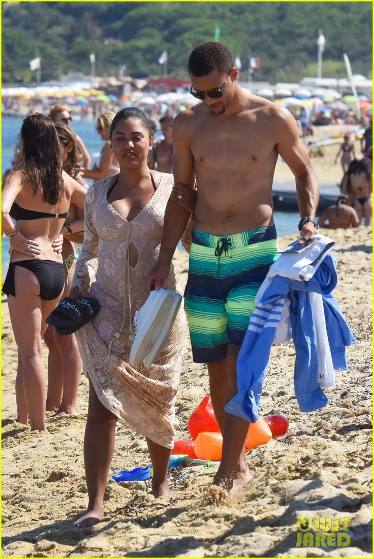 Stephen Curry Goes Shirtless for Beach Vacation with Ayesha! | stephen curry goes shirtless for… | Stephen curry, Ayesha and steph curry, Stephen curry ayesha curry
