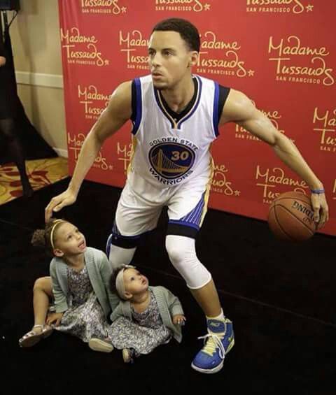 Steph Curry loves his daughters so much that he would'nt allow this wax  figure of him to be m… | Stephen curry, Stephen curry and daughter, Stephen  curry basketball