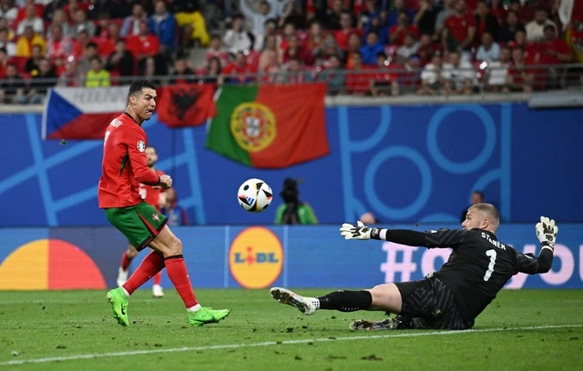 Ronaldo wasted the opportunity, the Portuguese team 'sweated' to beat the Czech Republic - Photo 4.